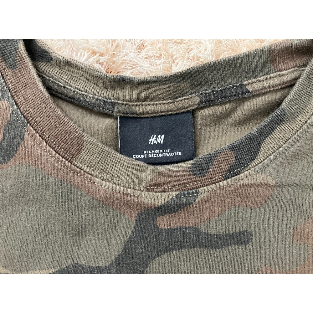 HM‎ Mens Relaxed Fit Camouflage Print T Shirt Size L Green Brown Short Sleeve - Picture 2 of 7